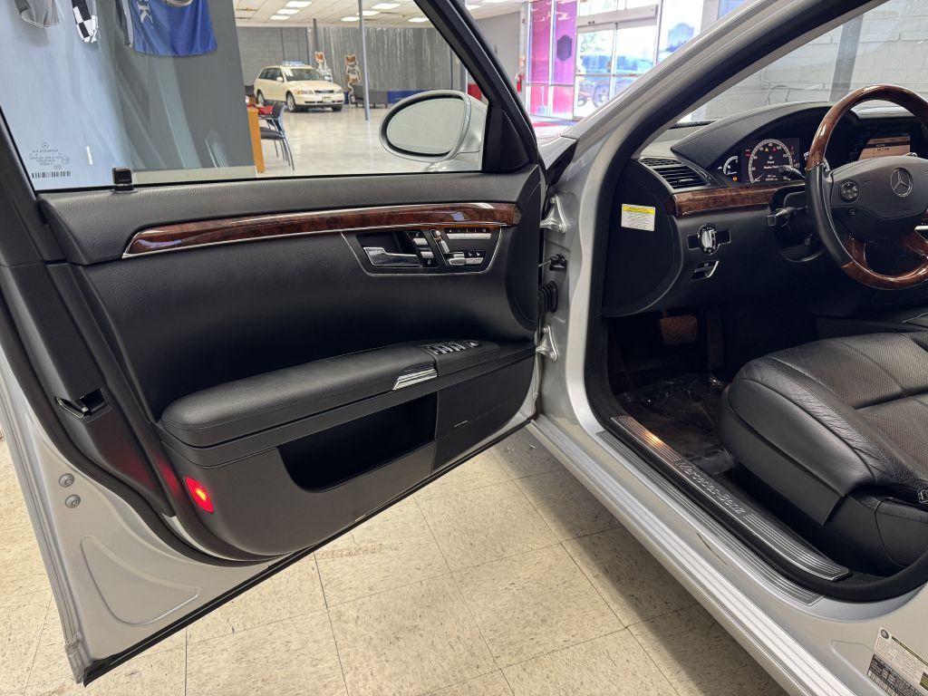 2008 Mercedes-Benz S-Class Image 11