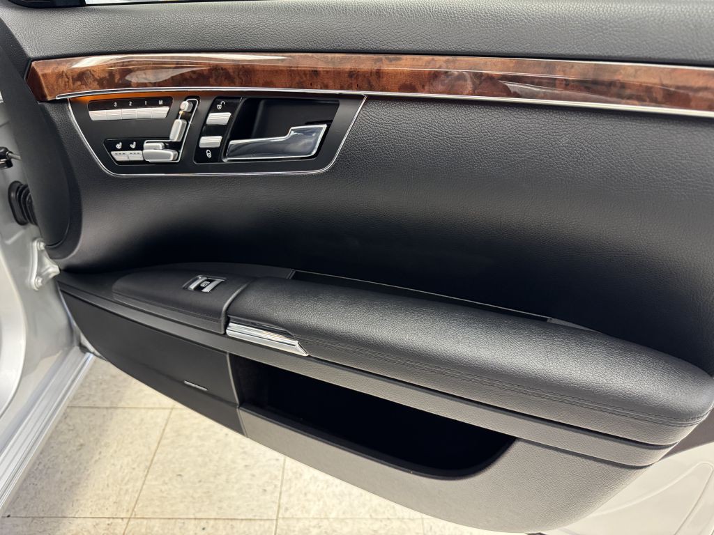 2008 Mercedes-Benz S-Class Image 19