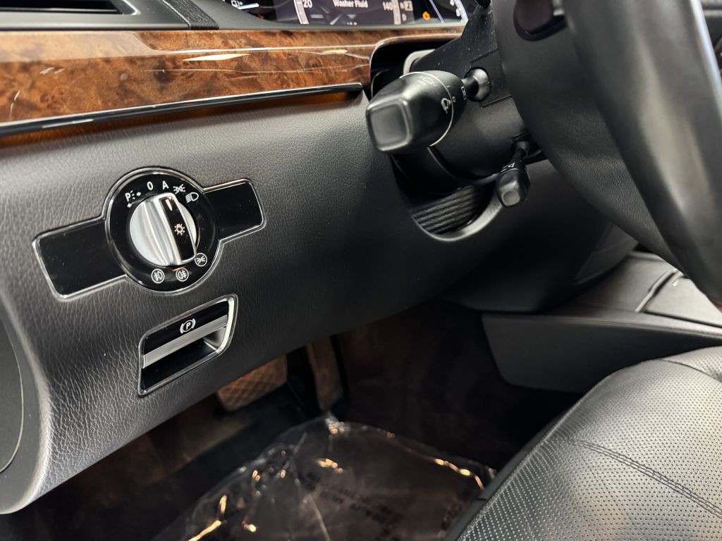 2008 Mercedes-Benz S-Class Image 23