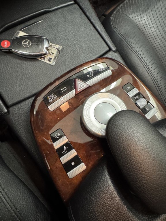 2008 Mercedes-Benz S-Class Image 25
