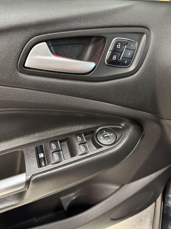 2015 Ford Escape Image 19