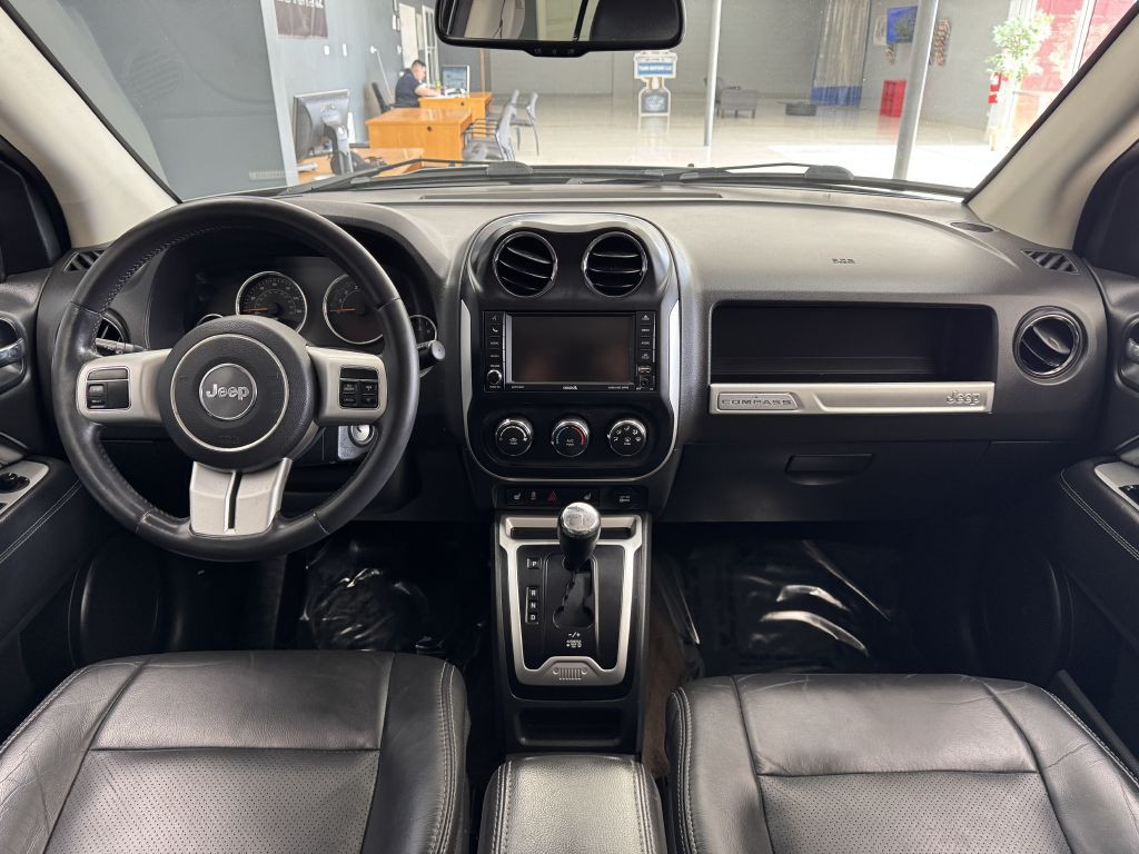 2015 Jeep Compass Image 17