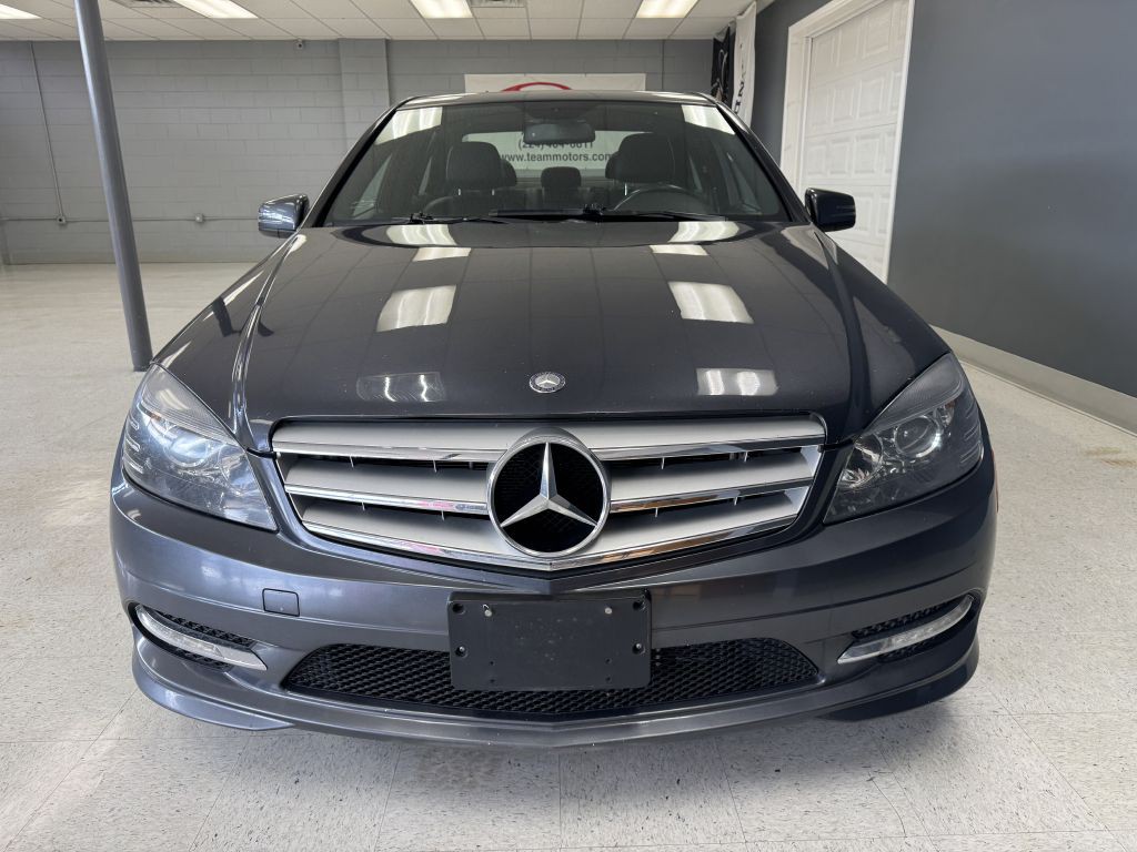2011 Mercedes-Benz C-Class Image 3