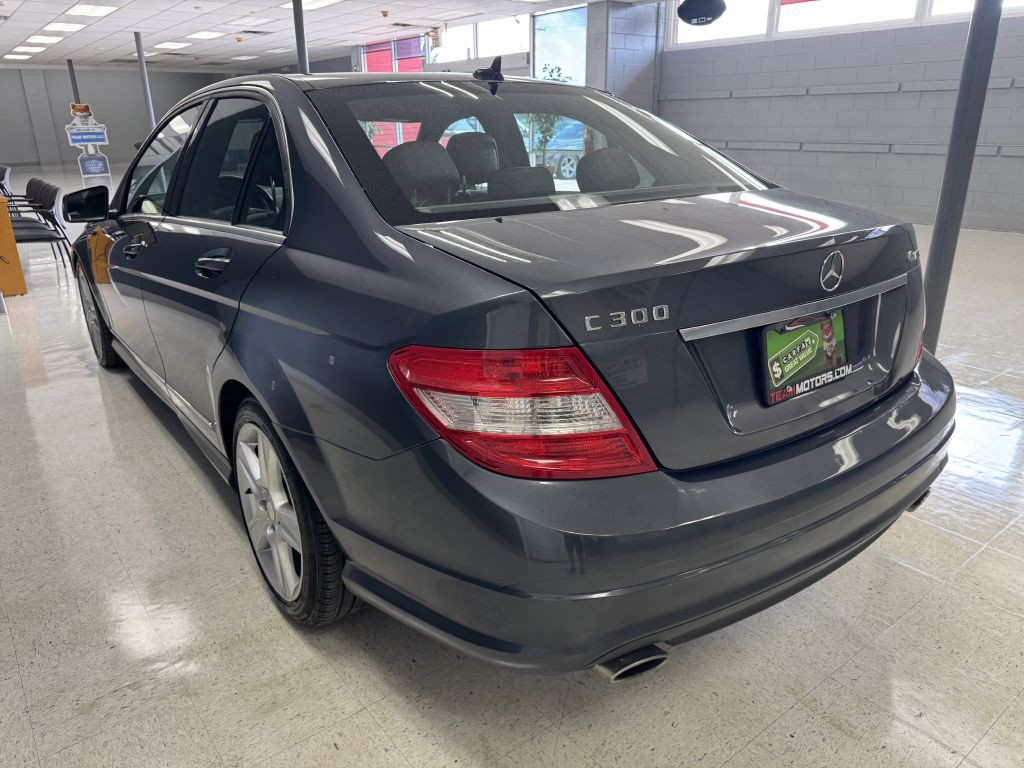 2011 Mercedes-Benz C-Class Image 9