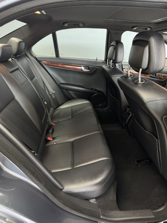 2011 Mercedes-Benz C-Class Image 14