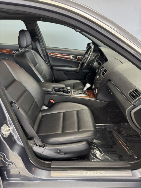 2011 Mercedes-Benz C-Class Image 16