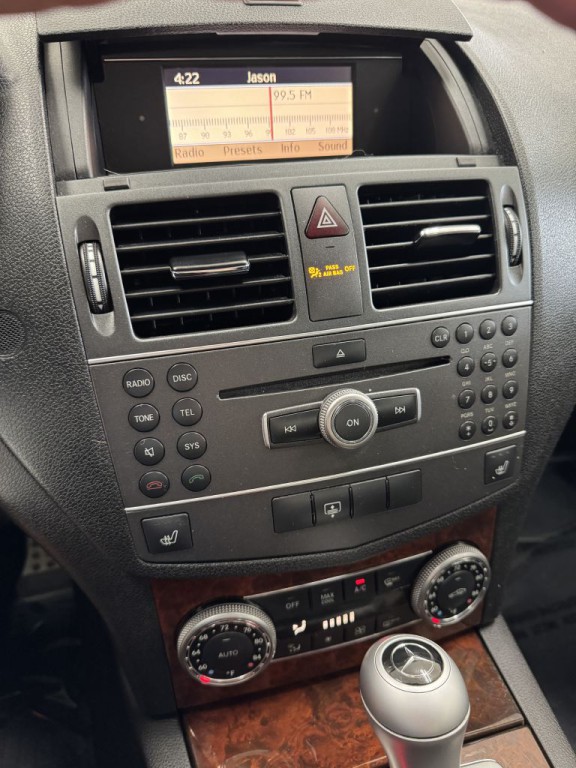 2011 Mercedes-Benz C-Class Image 24