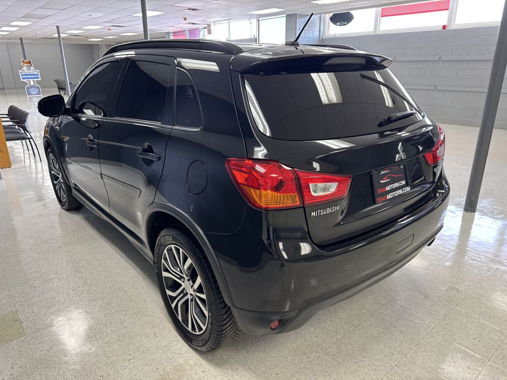 2016 Mitsubishi Outlander Image 9