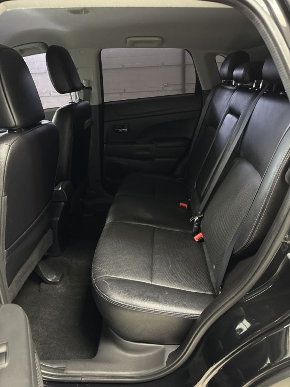 2016 Mitsubishi Outlander Image 15