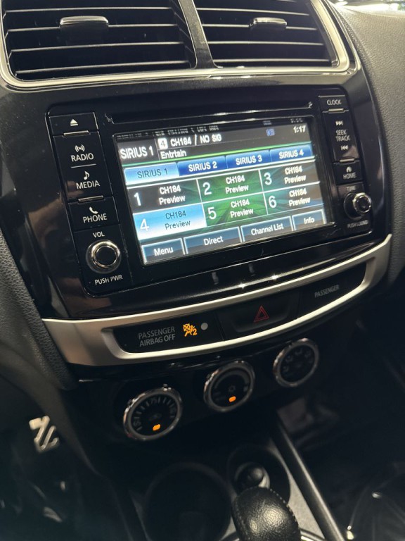 2016 Mitsubishi Outlander Image 24