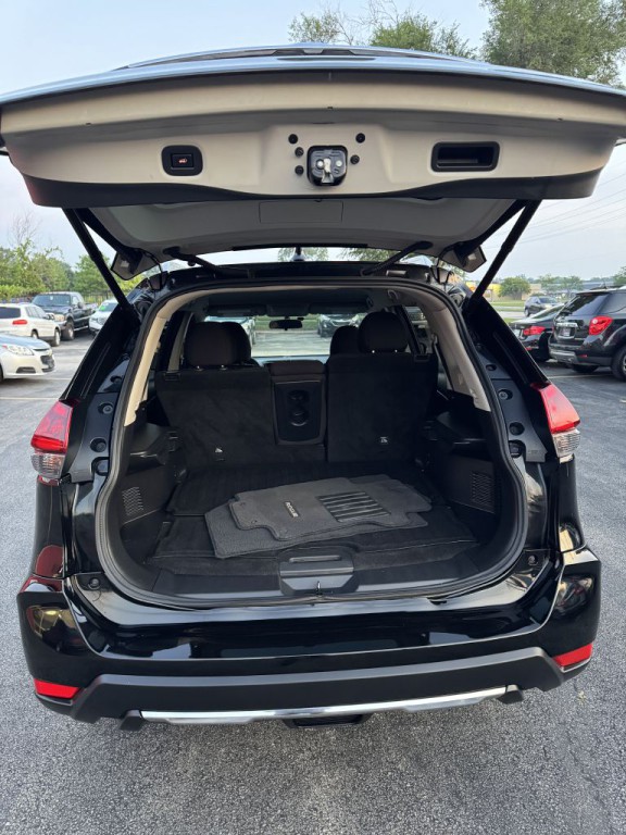 2018 Nissan Rogue Image 12
