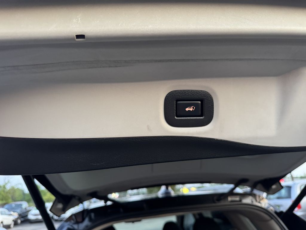 2018 Nissan Rogue Image 15