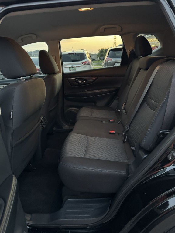 2018 Nissan Rogue Image 18
