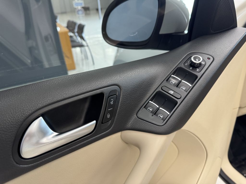 2013 Volkswagen Tiguan Image 21