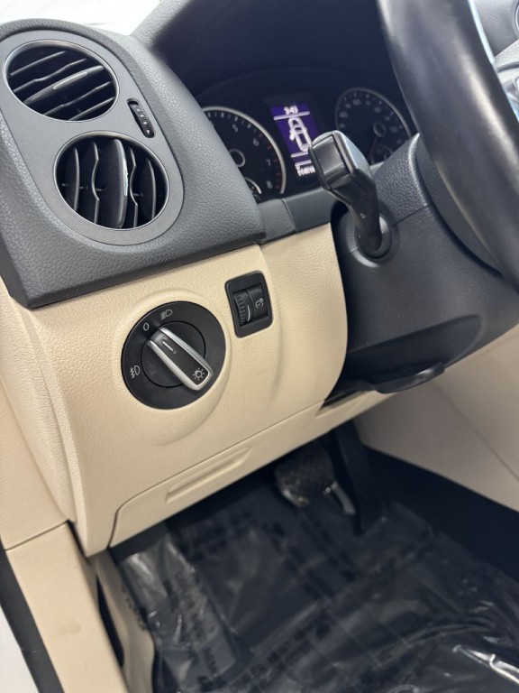 2013 Volkswagen Tiguan Image 22