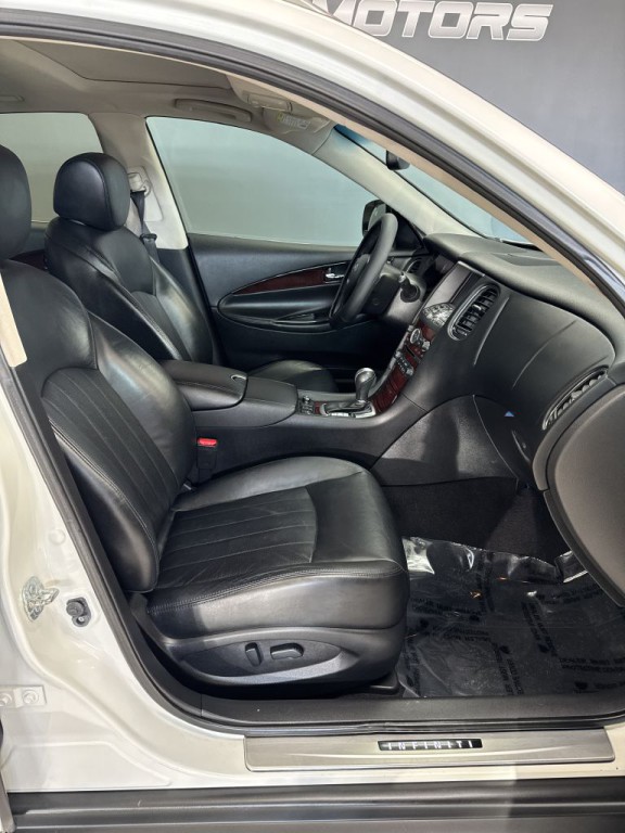 2016 INFINITI QX50 Image 16