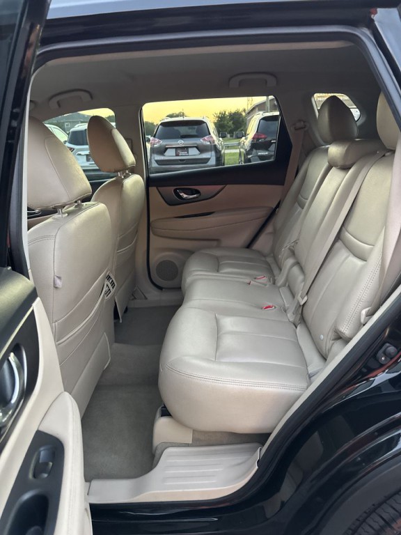 2015 Nissan Rogue Image 17