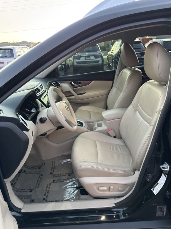 2015 Nissan Rogue Image 18