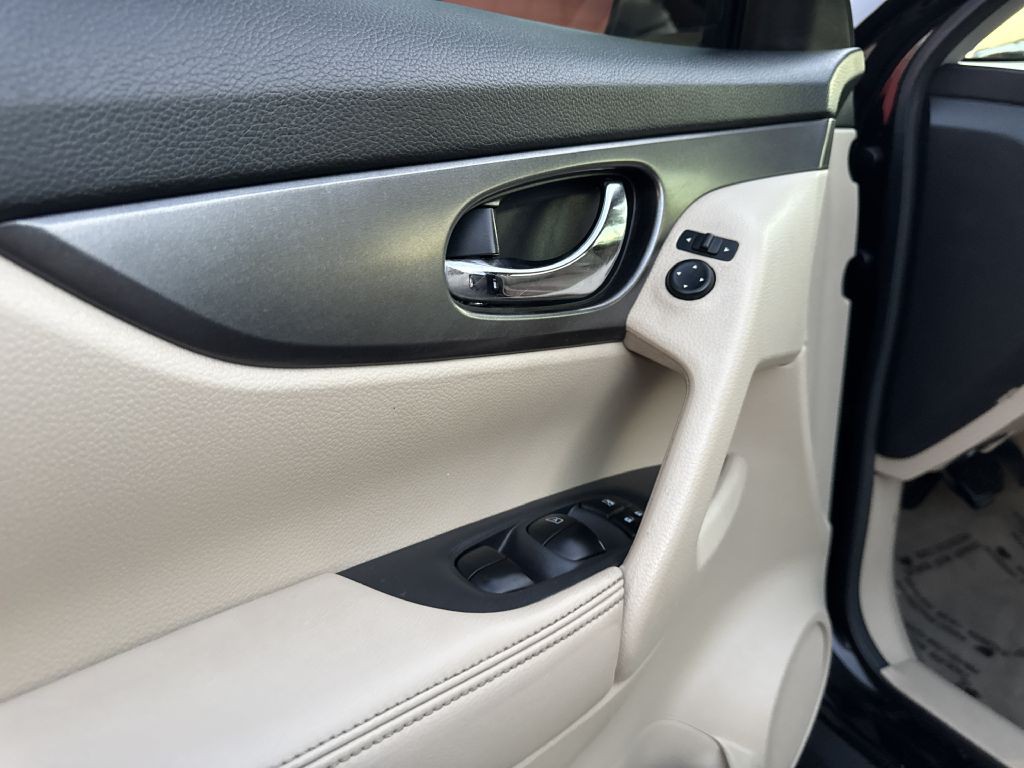 2015 Nissan Rogue Image 23