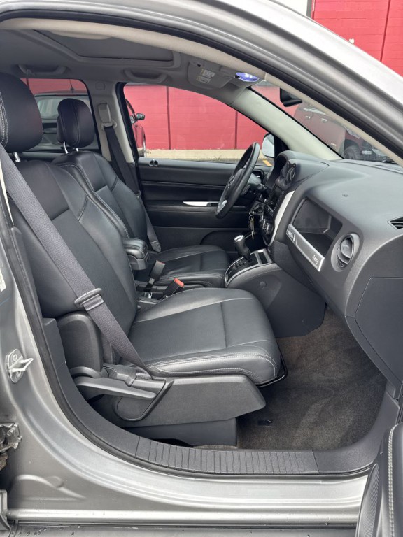 2014 Jeep Compass Image 17