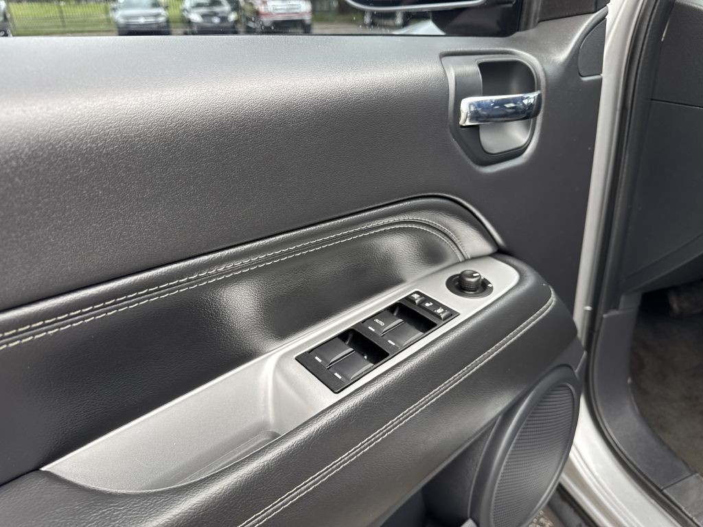 2014 Jeep Compass Image 21