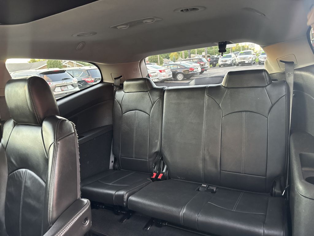 2015 Chevrolet Traverse Image 16