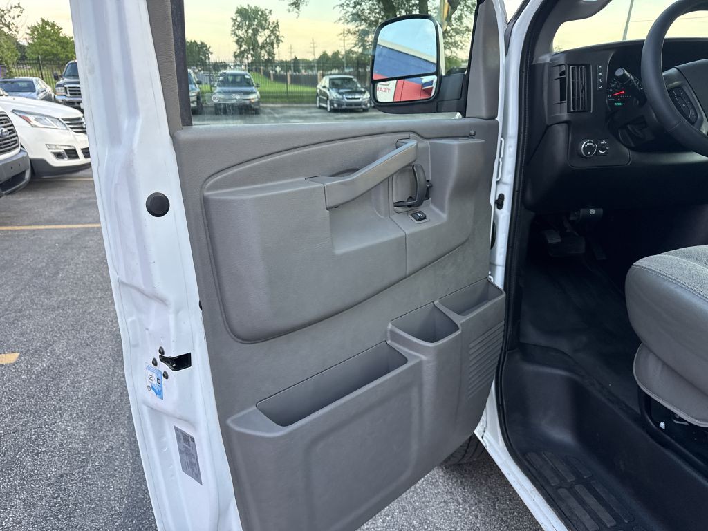 2020 Chevrolet Express Image 16
