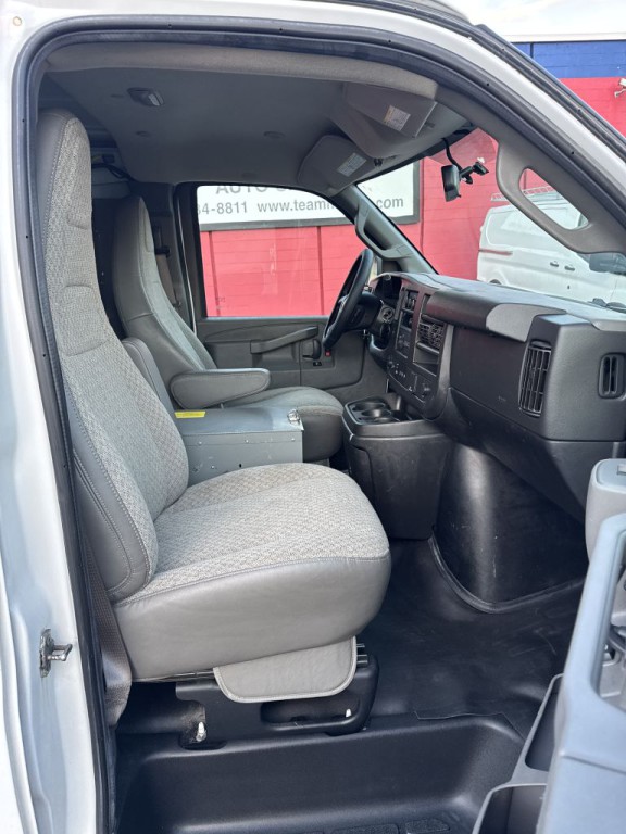 2020 Chevrolet Express Image 17