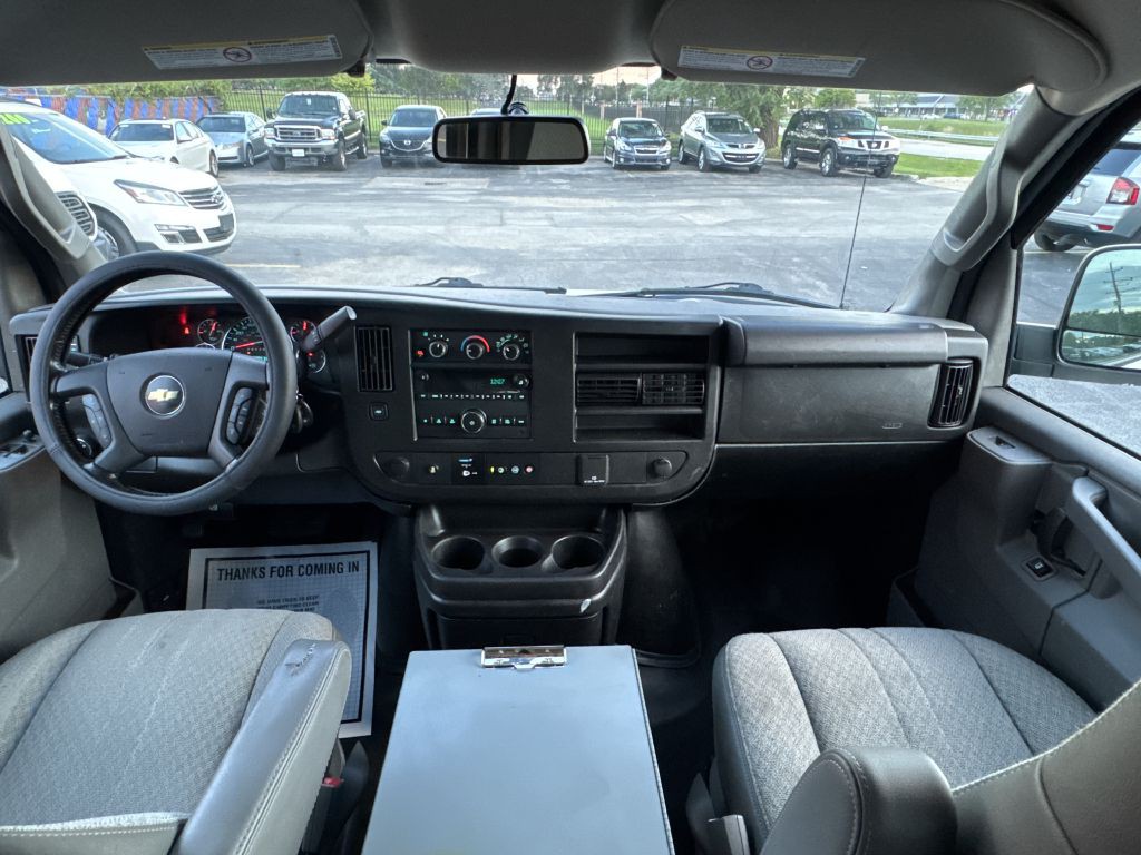2020 Chevrolet Express Image 20