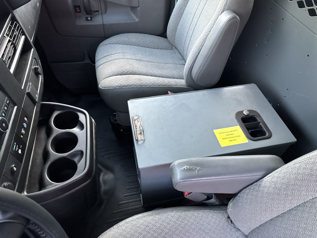 2020 Chevrolet Express Image 21