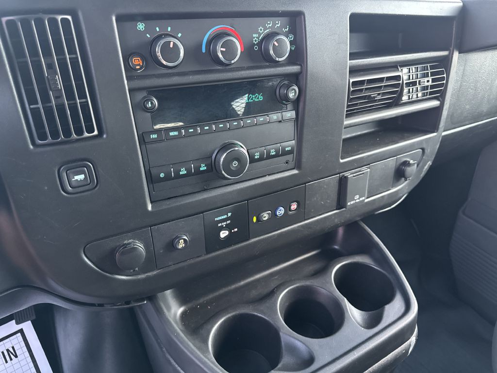 2020 Chevrolet Express Image 25