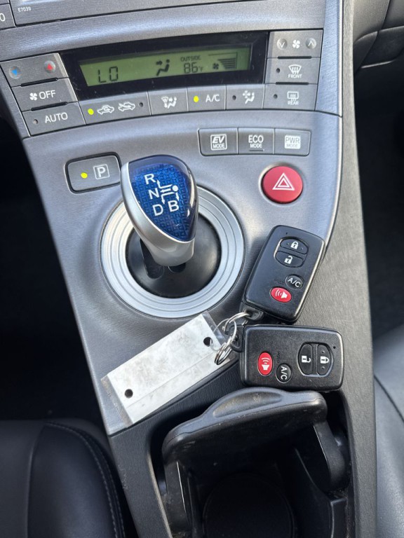 2015 Toyota Prius Image 25