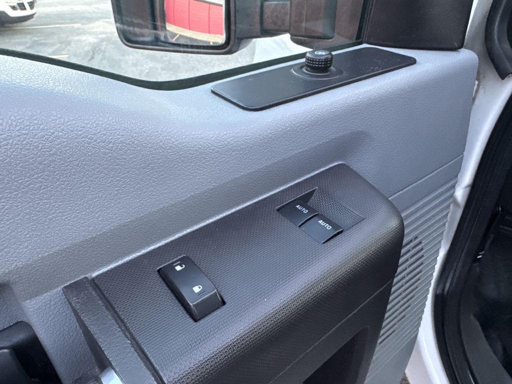 2015 Ford F-250 Image 25