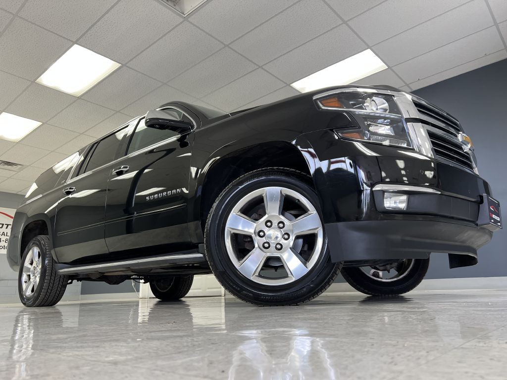 2016 Chevrolet Suburban Image 2
