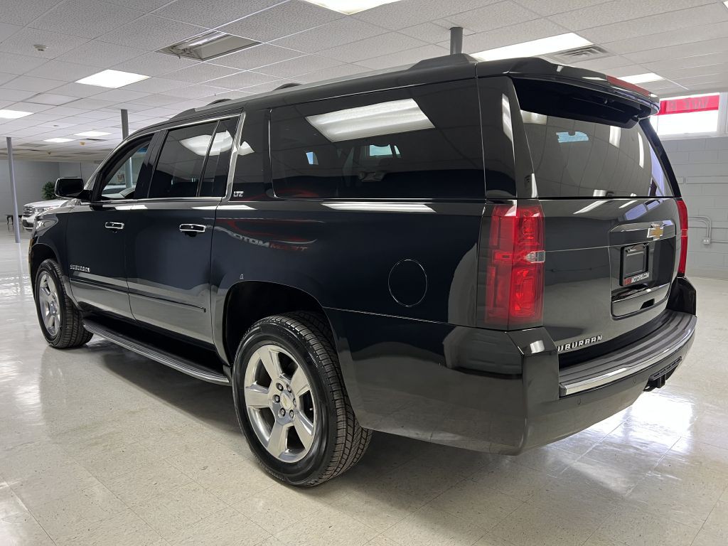 2016 Chevrolet Suburban Image 10
