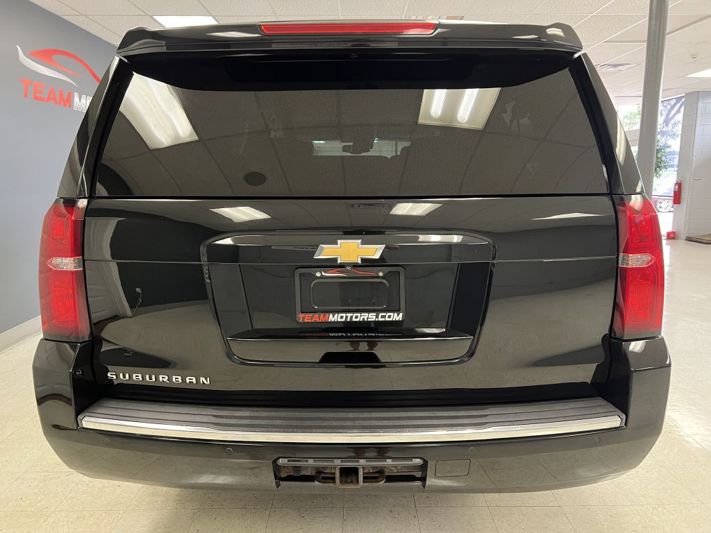 2016 Chevrolet Suburban Image 11
