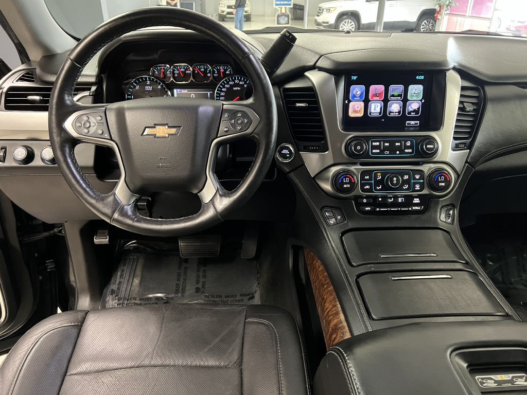 2016 Chevrolet Suburban Image 16
