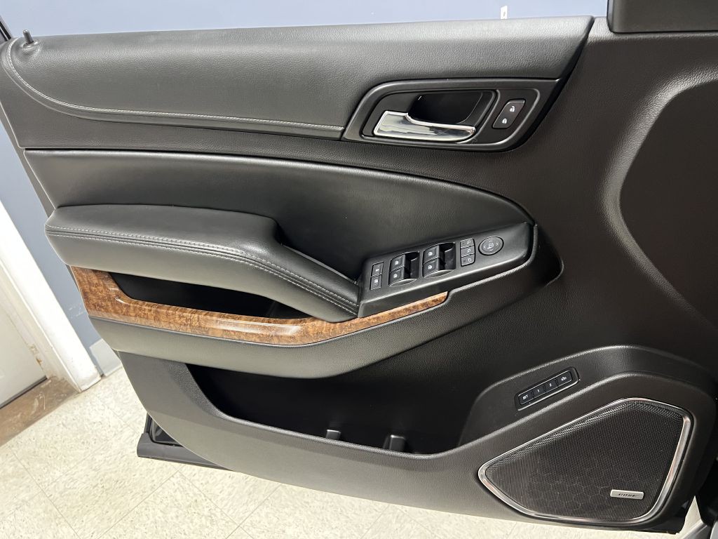 2016 Chevrolet Suburban Image 32