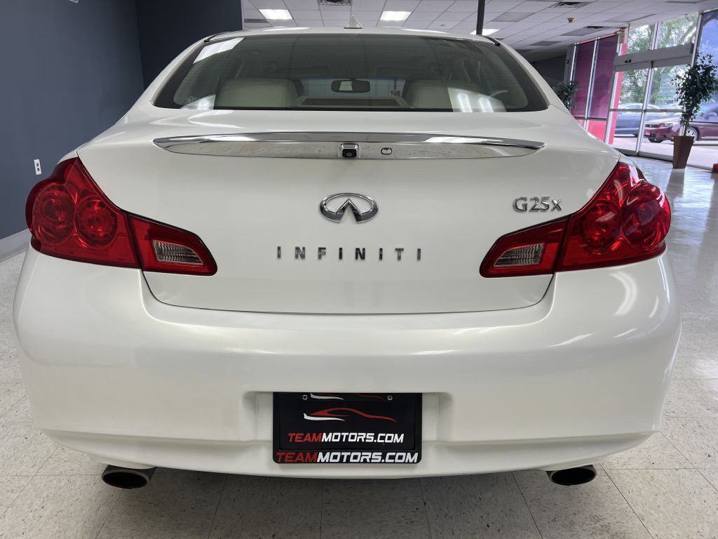 2012 INFINITI G25 Image 11