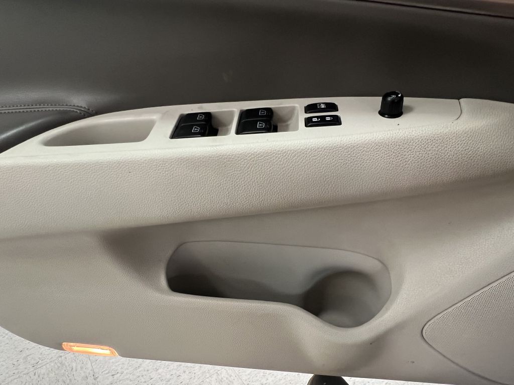 2012 INFINITI G25 Image 28