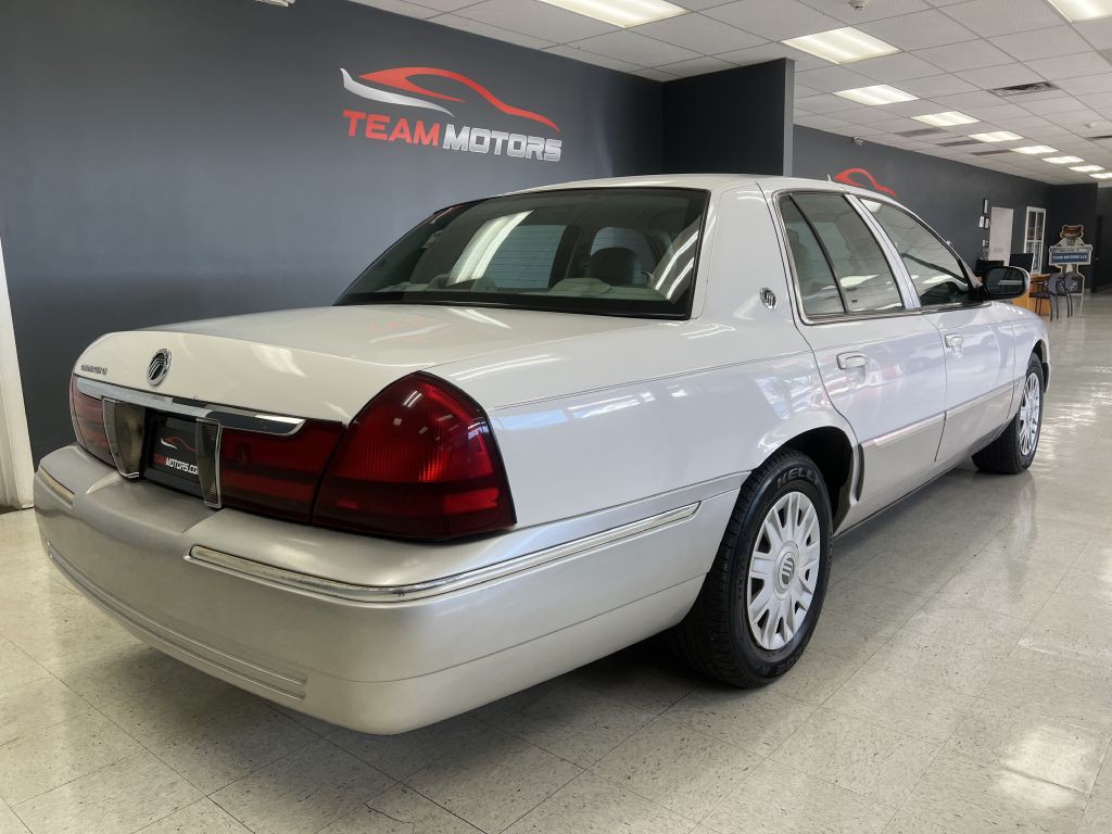 2004 Mercury Grand Marquis Image 11