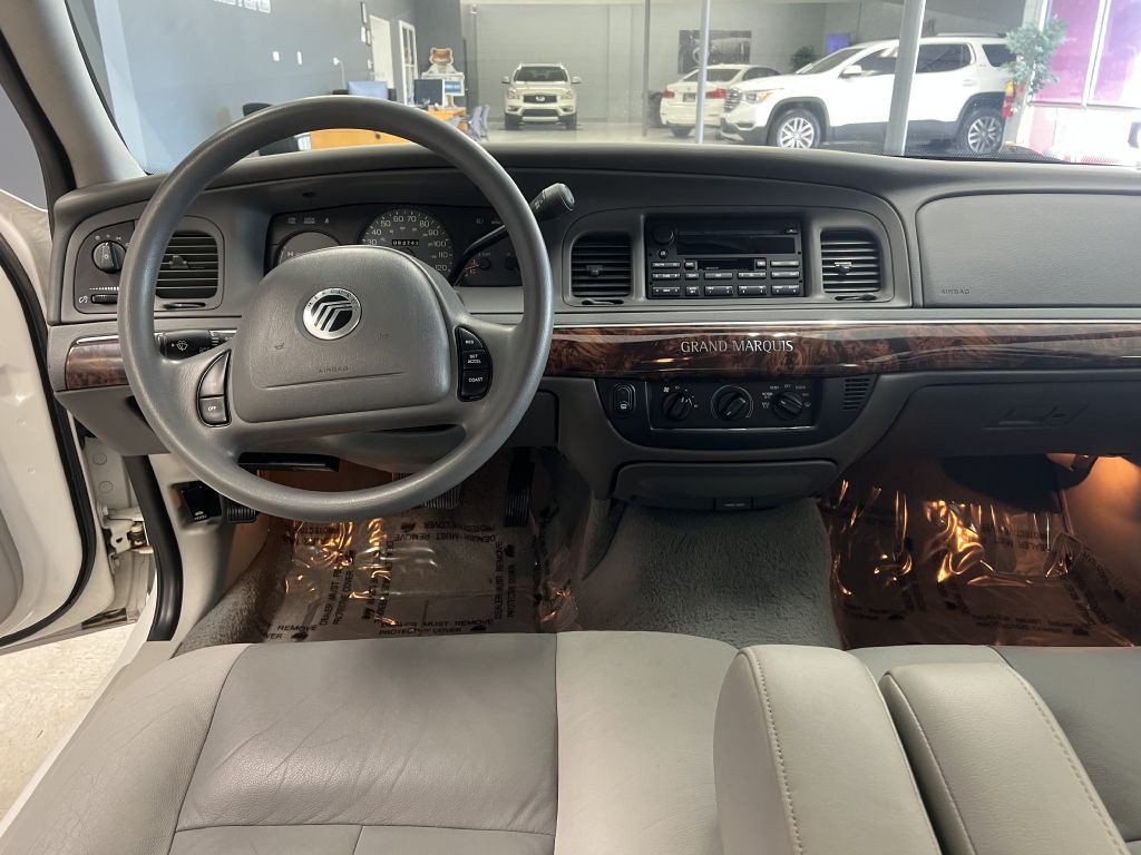 2004 Mercury Grand Marquis Image 18
