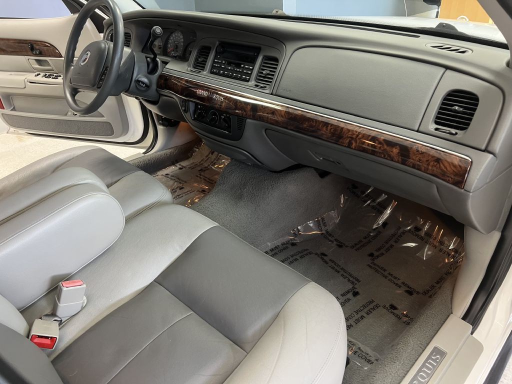 2004 Mercury Grand Marquis Image 19
