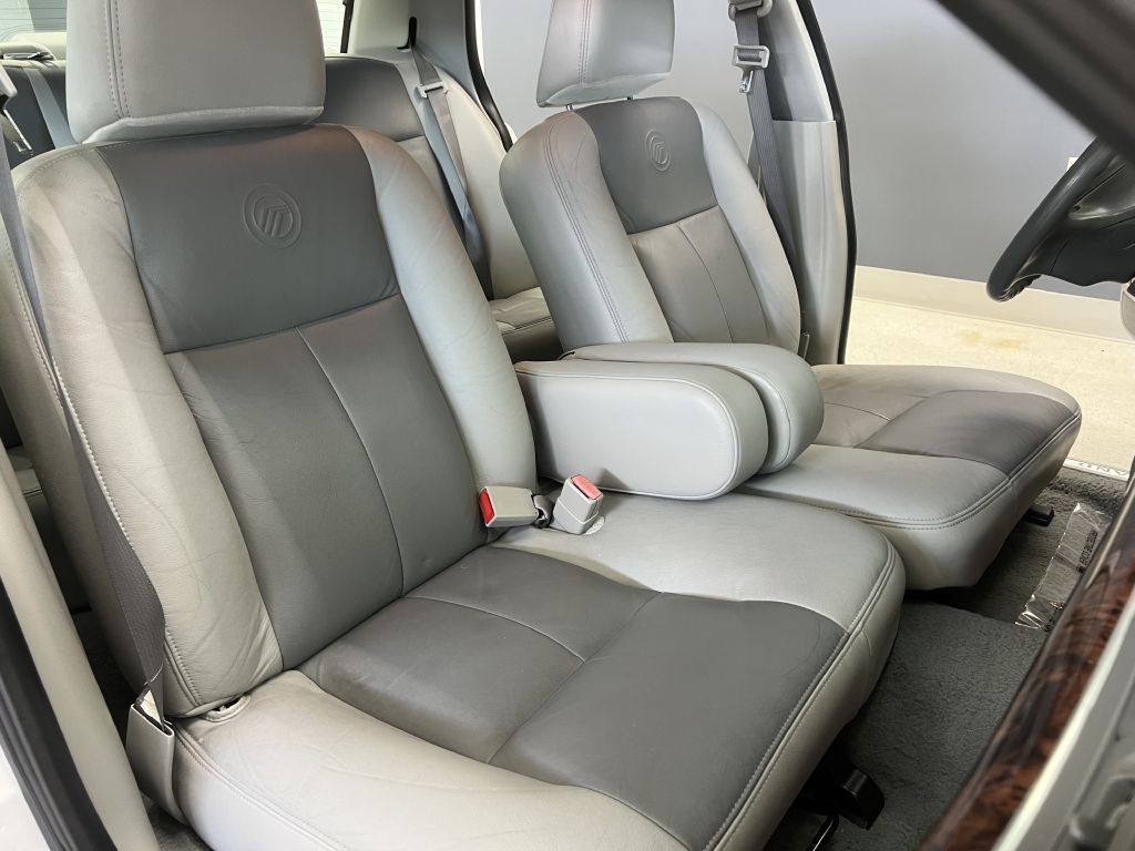 2004 Mercury Grand Marquis Image 21
