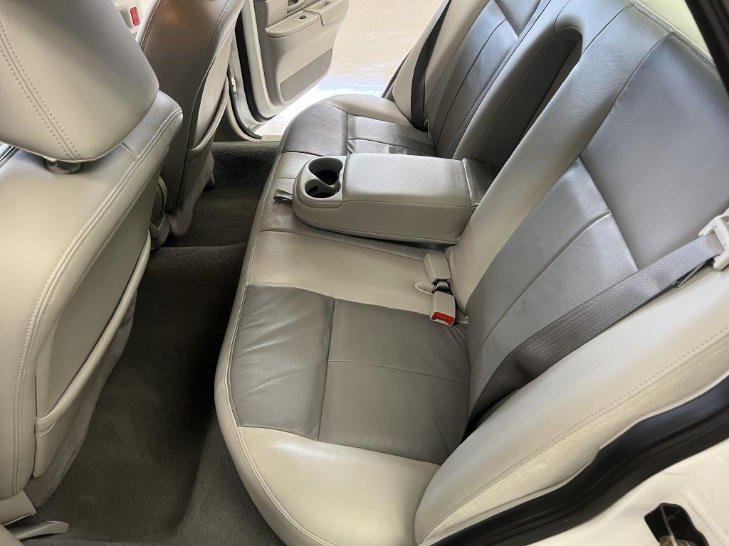 2004 Mercury Grand Marquis Image 23