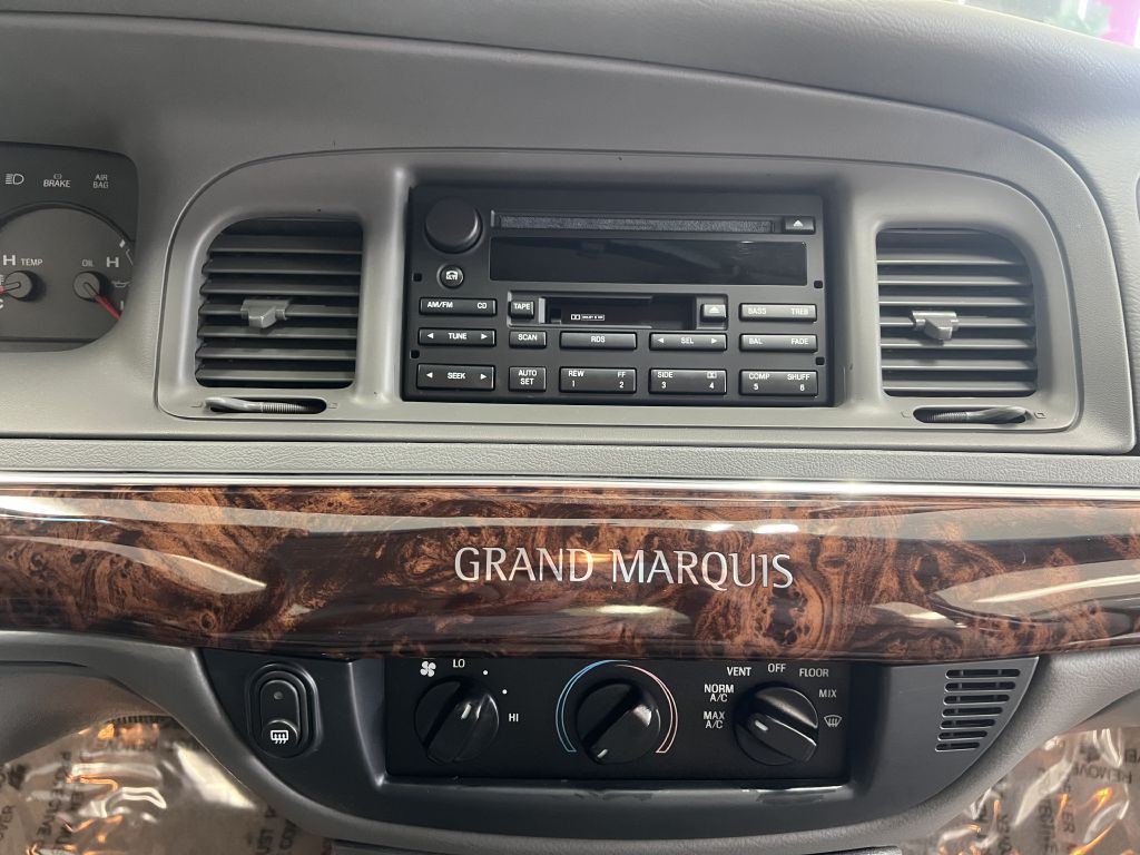 2004 Mercury Grand Marquis Image 27