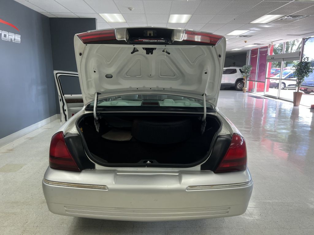 2004 Mercury Grand Marquis Image 38