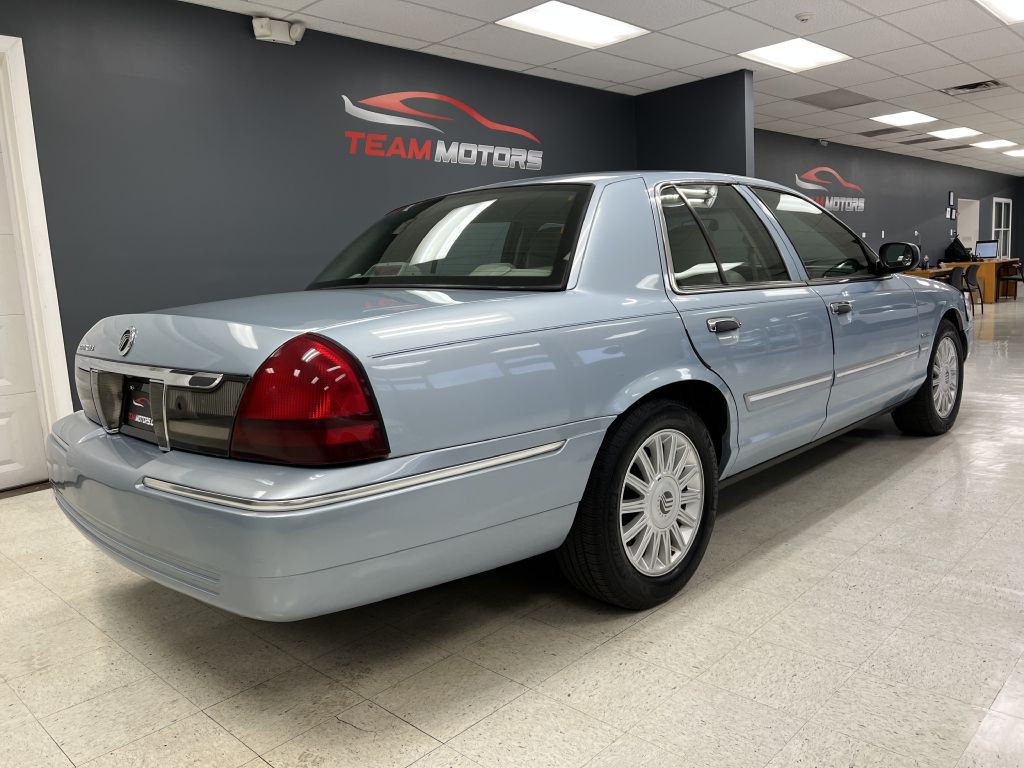 2009 Mercury Grand Marquis Image 12