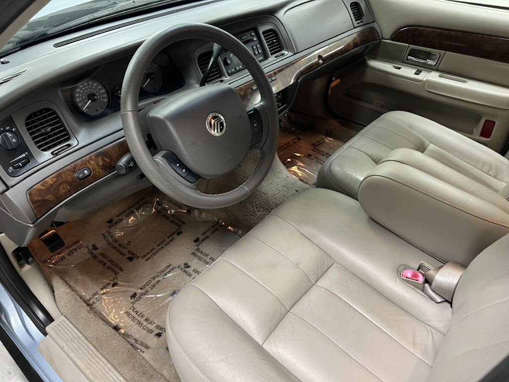2009 Mercury Grand Marquis Image 13