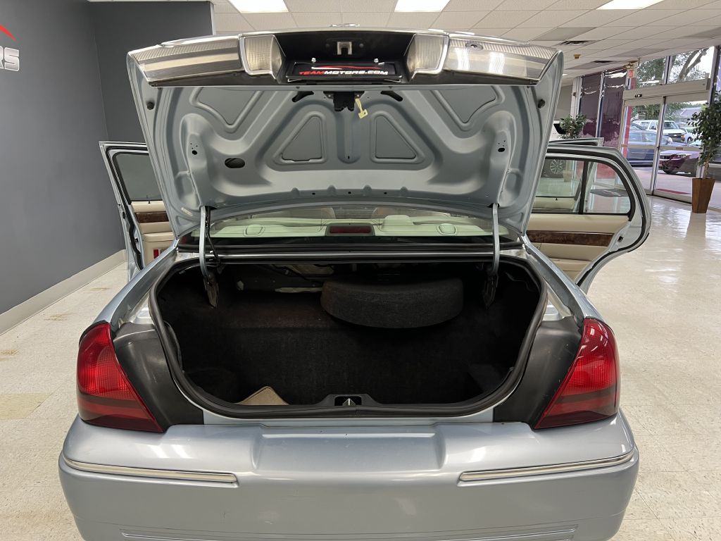 2009 Mercury Grand Marquis Image 25